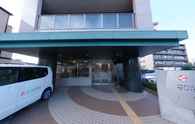 明るい介護施設のエントランス