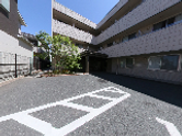 アクセス良好な施設外観