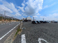 広い駐車場と青空