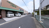 介護施設の駐車場と周辺