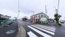 交通便利な住宅街の光景