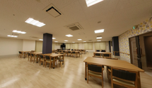 ケア施設の居心地の良い共有エリア