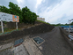 施設外観の道路