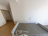広々とした快適な介護施設の部屋