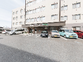 駐車場付き施設外観