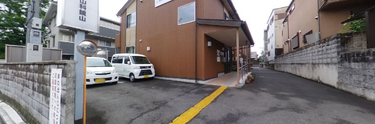 清潔感のある介護施設外観