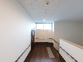 自然光が差し込む廊下