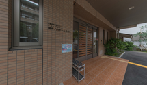 清潔感溢れる施設の外観