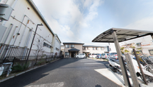 介護施設の外観とエリア風景