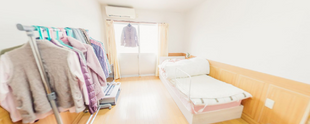老人ホームの居室の内部