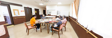 介護施設の居心地の良い共用スペース