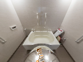 介護の現場の浴室