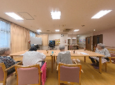 明るい共用食堂  