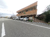 職員専用駐車場完備の建物