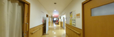 介護施設の廊下と居室の入口