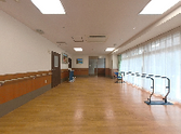 光が差し込む広々とした空間