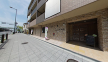 介護施設の外観と周辺環境