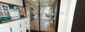 介護施設の職員用エントランス