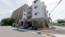 明るく落ち着いた街の介護施設