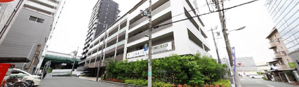 都市型住宅街の静かな通り