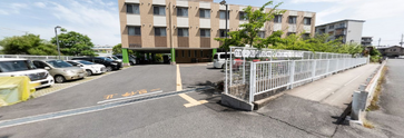 清潔感のある介護施設外観