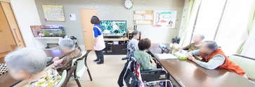 介護施設内の居間の光景