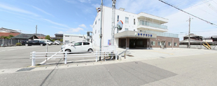 静かな住宅街の介護施設