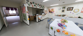 介護施設の手作りアート展示スペース