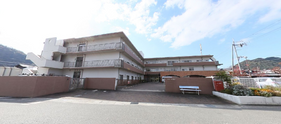 介護施設の外観と周辺の環境