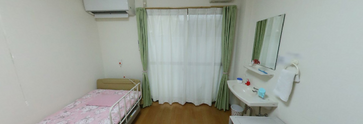 介護施設の居室内部