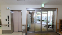 介護施設の受付とエントランス