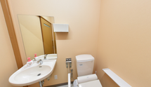 施設内トイレのバリアフリー設計