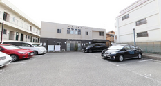 清潔感のある介護施設外観