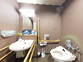バリアフリー設計のトイレ空間