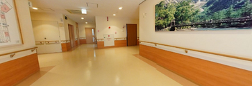 清潔感溢れる施設内の廊下
