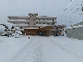 積雪のある建物の外観