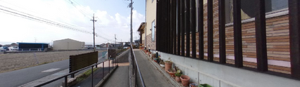 介護施設の外観と周辺環境
