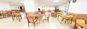 介護施設の居心地の良い共用スペース