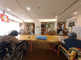 人々が集うリビング