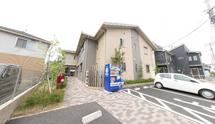 アクセス良好な介護施設外観