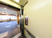 職員エレベーター使用の風景