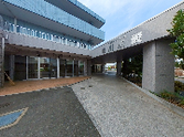 入り口の建物外観