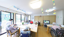 心温まる介護施設の日常風景