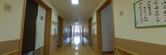 介護施設の廊下と掲示物