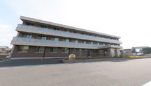 広々とした外観を持つ介護施設