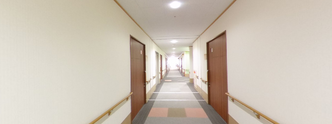 きれいな施設内の廊下