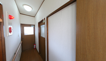介護施設の内部通路の風景
