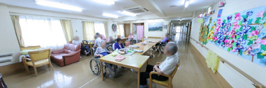 広々とした共用スペースのある介護施設