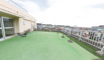 介護施設の屋上庭園の風景