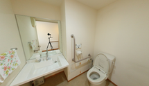 居室内のトイレと洗面所